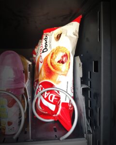 7 Days Croissant - Double im Dorfkiosk-Automaten in Pfaffenweiler