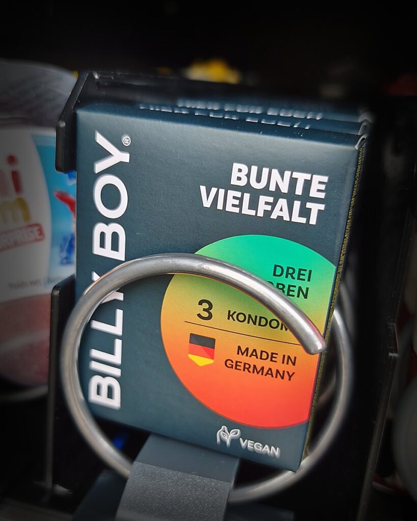 Durex Kondome im Dorfkiosk-Automaten in Pfaffenweiler