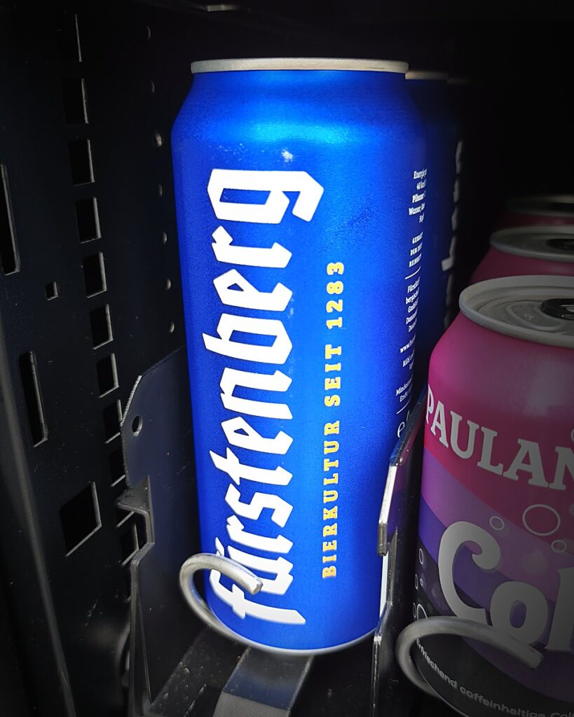 Fürstenberg Pils im Dorfkiosk-Automaten in Pfaffenweiler