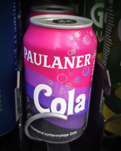 Paulaner Cola im Dorfkiosk-Automaten in Pfaffenweiler
