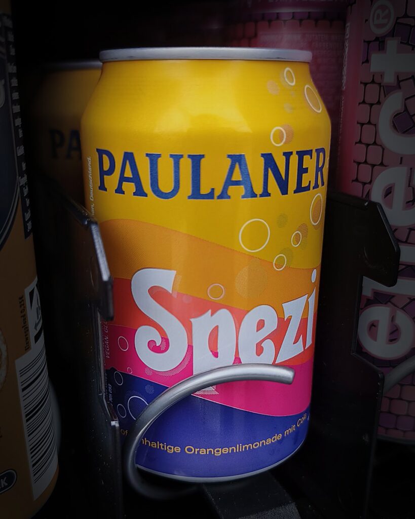 Paulaner Spezi im Dorfkiosk-Automaten in Pfaffenweiler