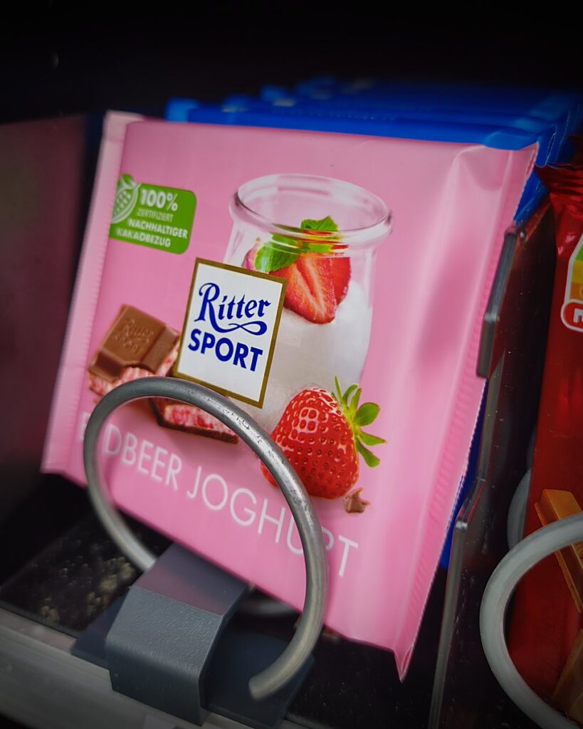 Ritter Sport im Dorfkiosk-Automaten in Pfaffenweiler